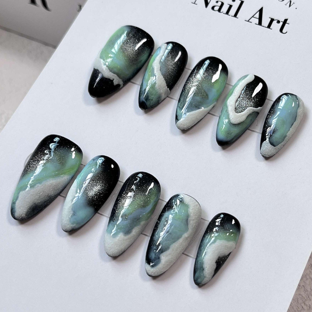 Almond style press on nails 22